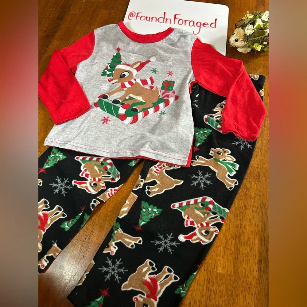 Rudolph the Red-Nosed Reindeer Pajama Set | Fleece Pant Set | Size 6 Unisex